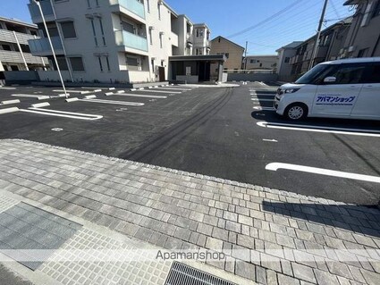 Ｄーｒｏｏｍ　Ｋ[1LDK/44.92m2]の駐車場2