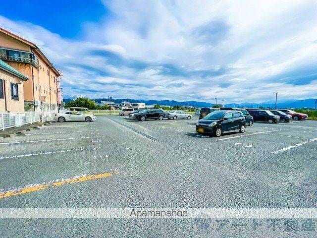 シャルマンコーポ土居[3LDK/66m2]の駐車場