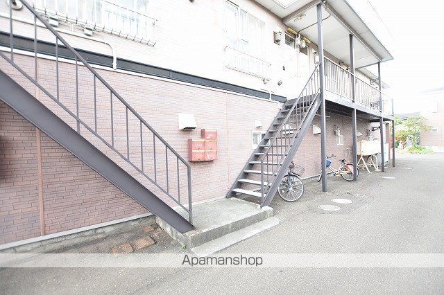 鳴海レジデンスD棟の玄関写真