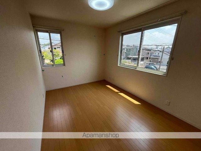 伊勝町貸家の内装写真