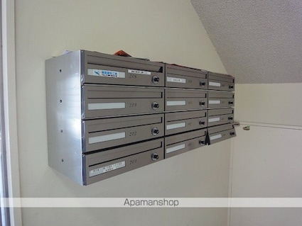 クレール本町[1R/30.55m2]のエントランス