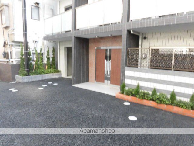 グランフォース高円寺の玄関写真