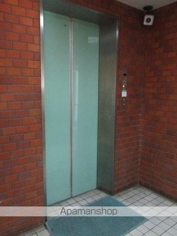 糠信ビルの玄関写真