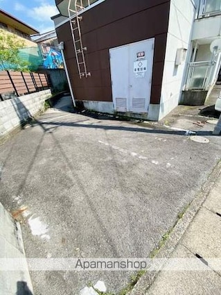 松儀ハイツ[1K/22m2]の駐車場1