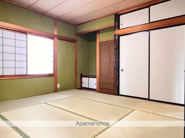 浜松市中央区 2階建 築32年の内装写真
