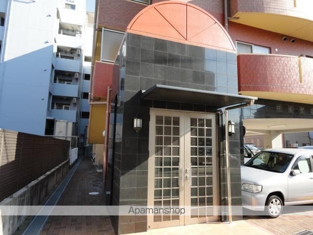 ロイヤルステージの玄関写真