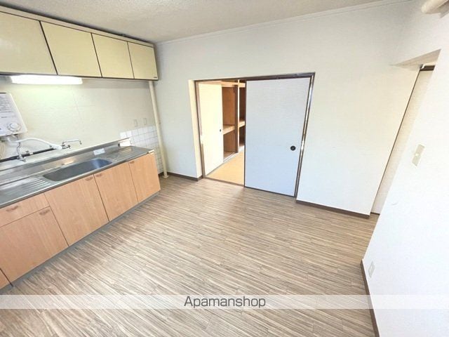 スカイハイツ辻崎の内装写真
