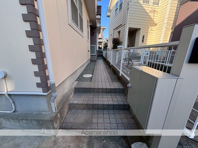 東海道本線 辻堂駅 徒歩11分 2階建 築27年の玄関写真