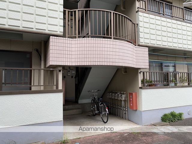 木の宮マンションの玄関写真