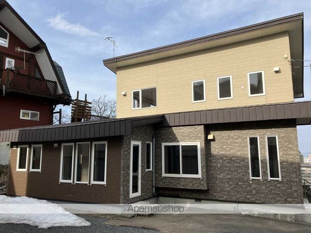 札幌市東西線 宮の沢駅 徒歩25分 2階建 築49年の外観写真