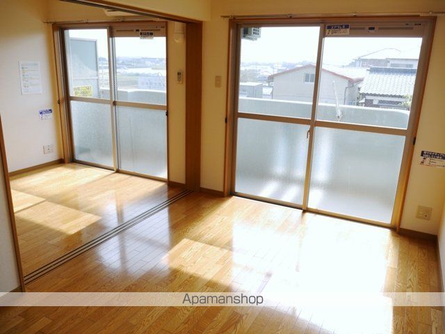 レザンス波島の内装写真