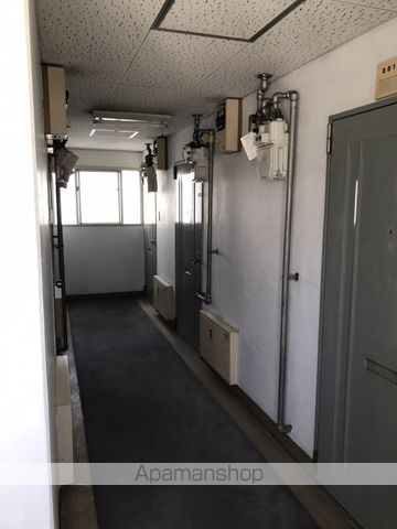 石田ビルの玄関写真