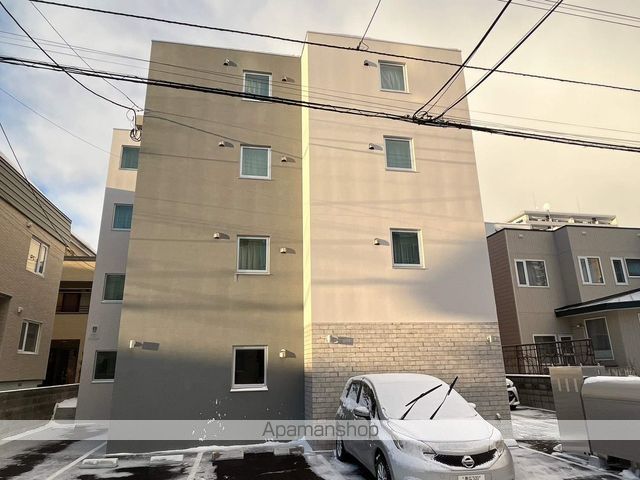 WHITE COURTの外観写真