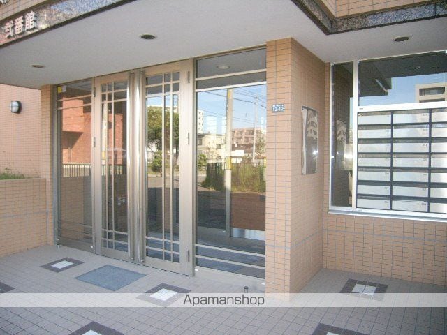 ノースパレス福住弐番館の玄関写真