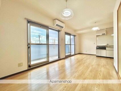 ウイングサンキャッスル[2LDK/54m2]のリビング・居間