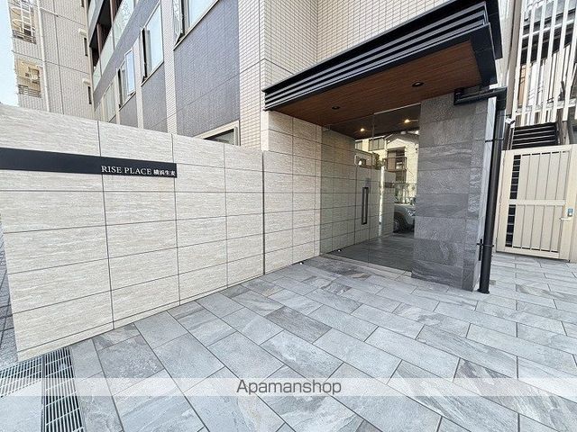 ライズプレイス横浜生麦の玄関写真