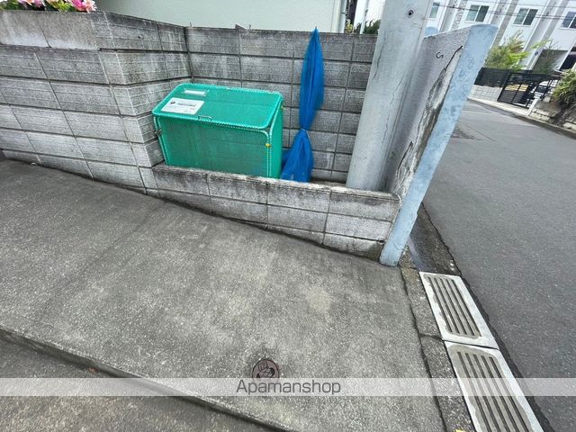 カーサ湘南の玄関写真
