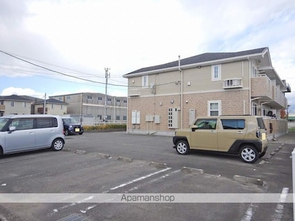 カルム・メゾン[1R/32.9m2]の駐車場2