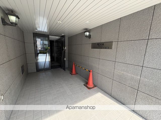 レクシア上新庄の玄関写真