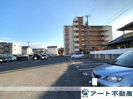 レジデンスＭ－１[3DK/53.56m2]の駐車場