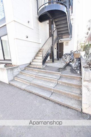 ラフォーレ40の玄関写真