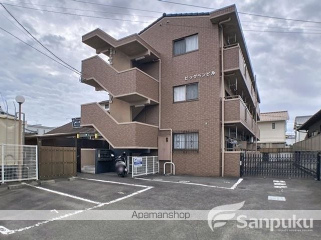 ビッグベンビルの外観写真