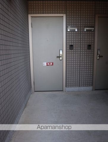 グランソレイユCの玄関写真