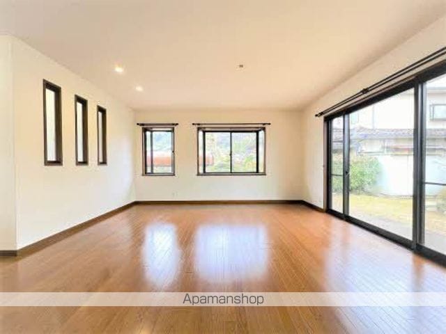 種具戸建貸家の内装写真