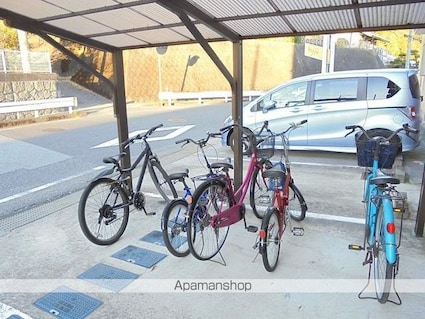 カーサ秦泉寺[3LDK/76.44m2]の共用部