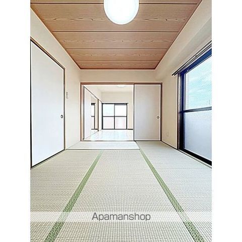 ヒルズ丸和の内装写真