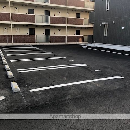 フォルトゥーナＭⅡ[2LDK/60.43m2]の駐車場