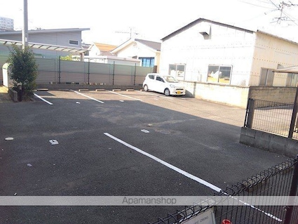 レオパレスカーサ松浜[1K/19.87m2]の駐車場