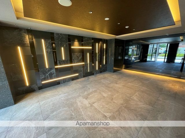 SーRESIDENCE上新庄ASCENTの玄関写真