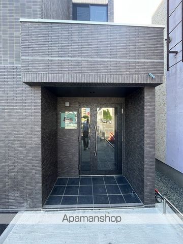 ロアジ南12条の玄関写真