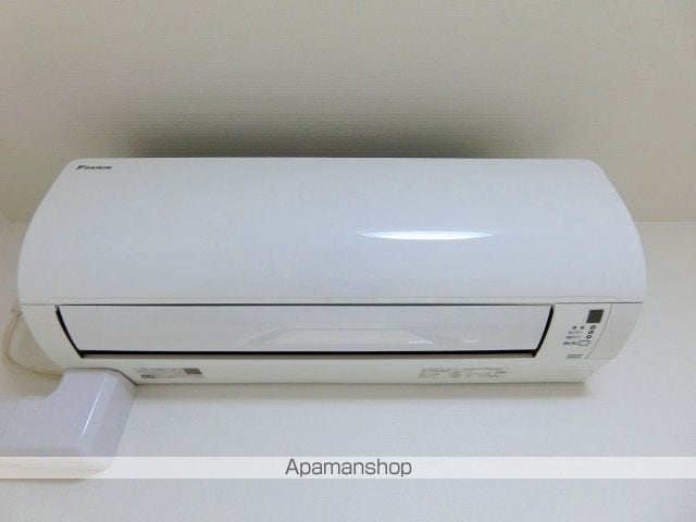 OMNIA FRAME 横濱吉野町の内装写真