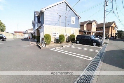 サン　エトワールⅠ[2LDK/58.53m2]の駐車場2