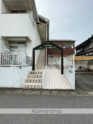 ヴィラージュ博多南の玄関写真
