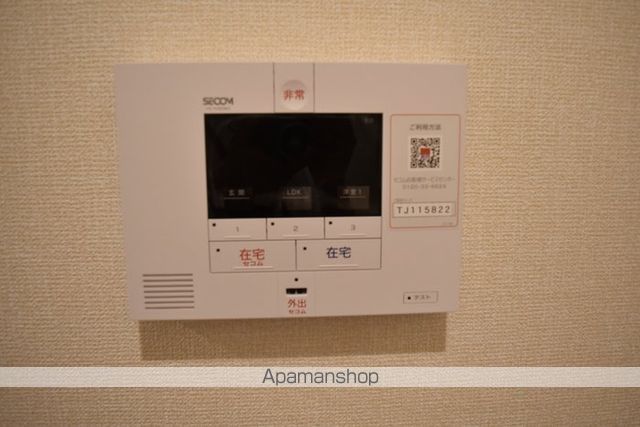DーROOM松井山手南の内装写真