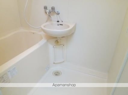 東京都世田谷区代田４丁目[1K/20m2]のバス