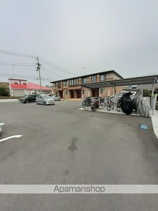 愛媛県新居浜市新須賀町２丁目[2LDK/52.81m2]の駐車場