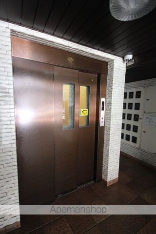 SKビル河原町の玄関写真