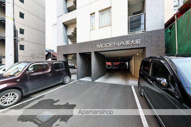 MODENA医大前の玄関写真