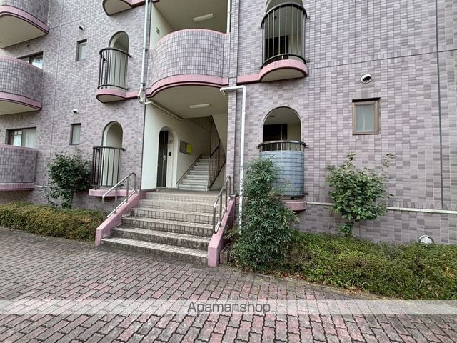 カサベルデ額田の玄関写真