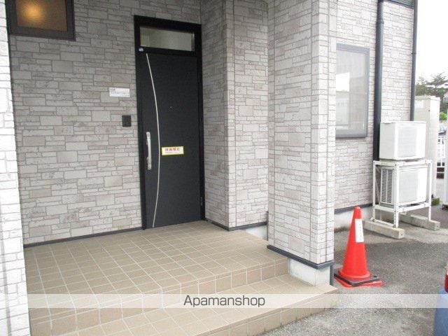 ピサリ西中野の玄関写真