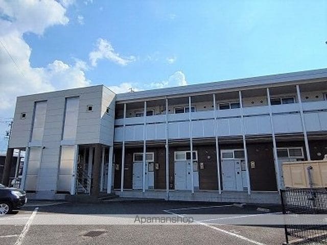 レオパレス中御所の玄関写真