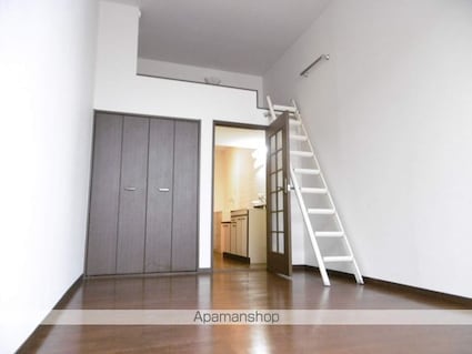 ホワイトキャッスル南小泉１２番館[1K/22.3m2]のリビング・居間