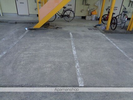 ハイツ冨永[1R/23.5m2]の駐車場