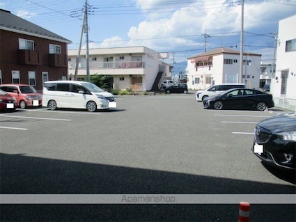 Ｙ＆Ｍサザン甲府[2LDK/54m2]の駐車場1