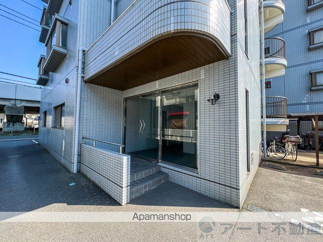 グランドハイム森松の玄関写真
