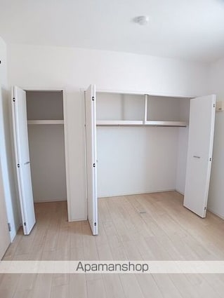 フォレストパーク・九番館[1LDK/42.06m2]の収納